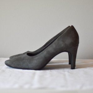 Aerosoles Grey Suede Comfort Heels 6.5